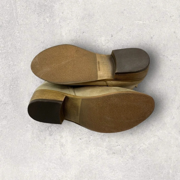 Women’s Journee Collection Women's Rimi Booties Stone color in size 8 NEW IN BOX - Picture 5 of 12